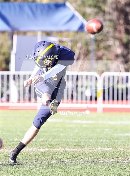 Thumbnail 2 in Half Moon Bay @ Menlo School (CIFCCS D2 Semi-Finals) photogallery.