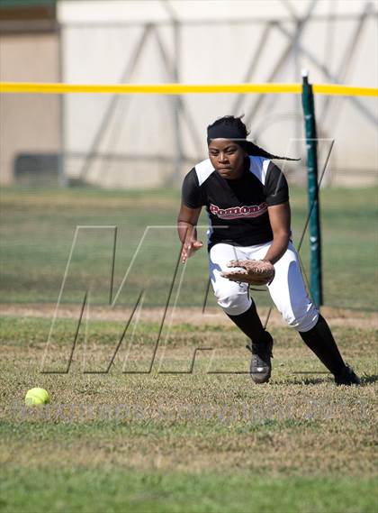 Thumbnail 3 in Pomona @ Nogales photogallery.