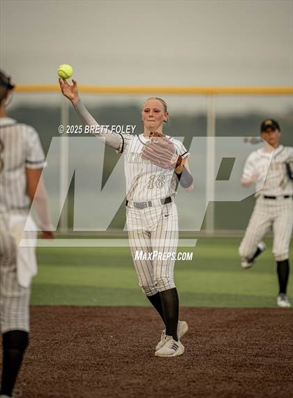 Thumbnail 3 in Norris @ Lincoln Southeast (Jamboree) photogallery.