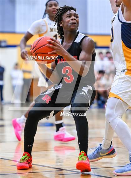 Thumbnail 2 in Reading @ Muhlenberg photogallery.