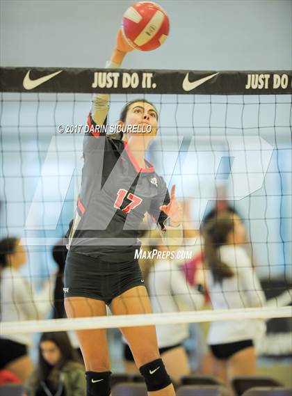 Thumbnail 2 in Mater Dei vs. Xavier College Prep (Nike Tournament of Champions)  photogallery.