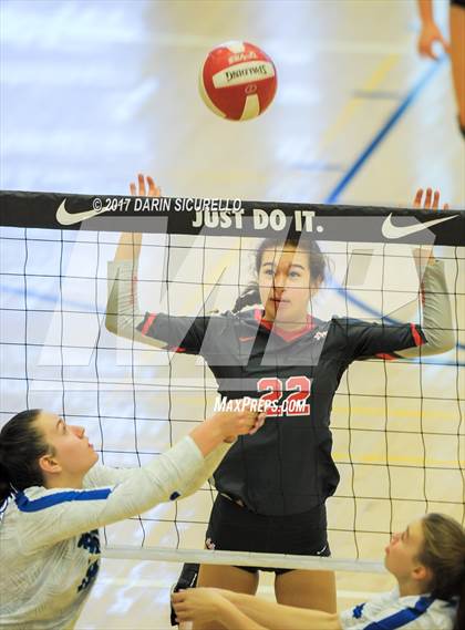Thumbnail 2 in Mater Dei vs. Xavier College Prep (Nike Tournament of Champions)  photogallery.