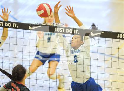 Thumbnail 1 in Mater Dei vs. Xavier College Prep (Nike Tournament of Champions)  photogallery.