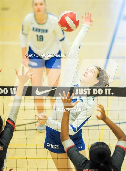 Thumbnail 2 in Mater Dei vs. Xavier College Prep (Nike Tournament of Champions)  photogallery.