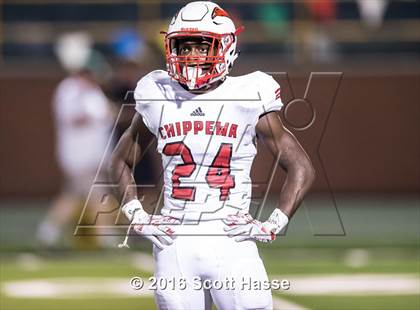 Thumbnail 3 in Chippewa Valley vs. Lake Orion (Prep Football Classic) photogallery.