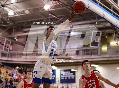 Thumbnail 1 in Hunterdon Central vs Union Catholic (Metro Classic) photogallery.
