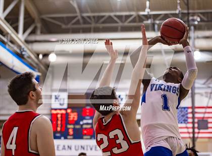 Thumbnail 2 in Hunterdon Central vs Union Catholic (Metro Classic) photogallery.