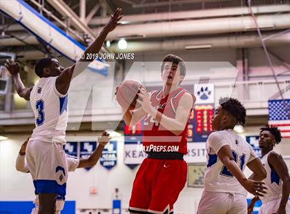 Thumbnail 3 in Hunterdon Central vs Union Catholic (Metro Classic) photogallery.