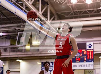 Thumbnail 3 in Hunterdon Central vs Union Catholic (Metro Classic) photogallery.