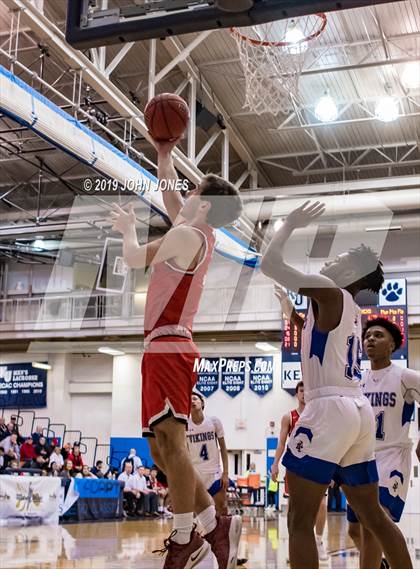 Thumbnail 2 in Hunterdon Central vs Union Catholic (Metro Classic) photogallery.