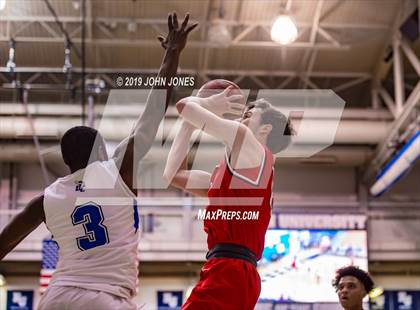 Thumbnail 3 in Hunterdon Central vs Union Catholic (Metro Classic) photogallery.