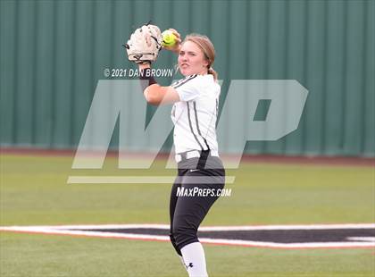 Thumbnail 3 in Grandview vs West Rusk (UIL 3A Regional Semifinal) photogallery.
