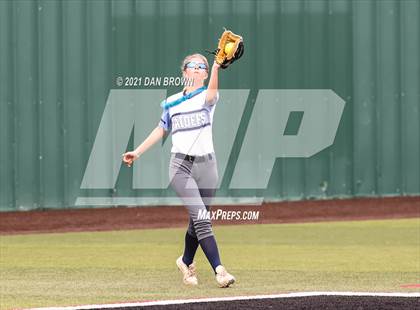 Thumbnail 1 in Grandview vs West Rusk (UIL 3A Regional Semifinal) photogallery.