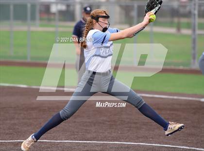 Thumbnail 3 in Grandview vs West Rusk (UIL 3A Regional Semifinal) photogallery.