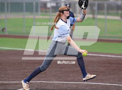 Thumbnail 2 in Grandview vs West Rusk (UIL 3A Regional Semifinal) photogallery.