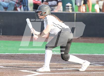Thumbnail 2 in Grandview vs West Rusk (UIL 3A Regional Semifinal) photogallery.