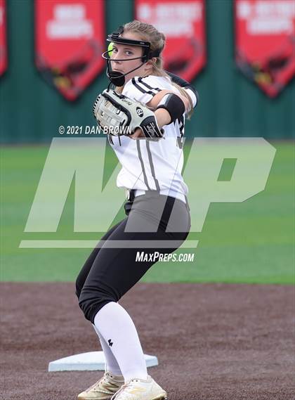 Thumbnail 1 in Grandview vs West Rusk (UIL 3A Regional Semifinal) photogallery.