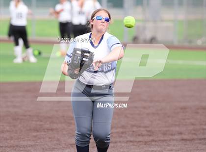 Thumbnail 2 in Grandview vs West Rusk (UIL 3A Regional Semifinal) photogallery.