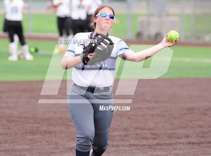 Thumbnail 1 in Grandview vs West Rusk (UIL 3A Regional Semifinal) photogallery.