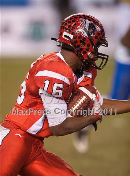 Thumbnail 3 in Mira Mesa vs Vista (CIF SDS D1 Final) photogallery.