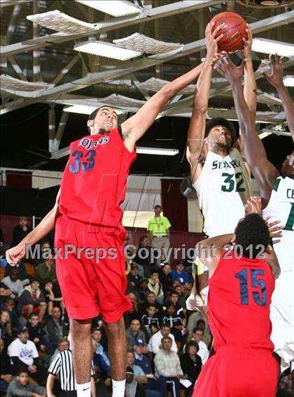 Thumbnail 2 in LaVerne Lutheran vs. St. Patrick (Spalding Hoophall Classic) photogallery.