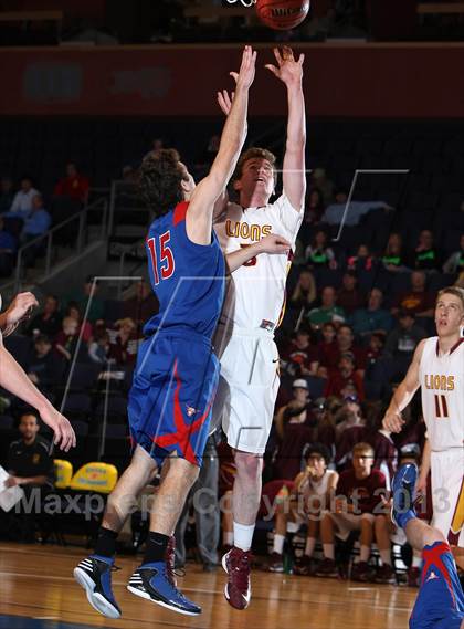 Thumbnail 3 in Shining Mountain vs. Norwood (CHSAA 1A Great 8) photogallery.