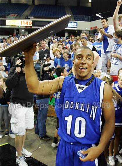 Thumbnail 1 in St. Francis vs. Rocklin (CIF NorCal D2 Final) photogallery.