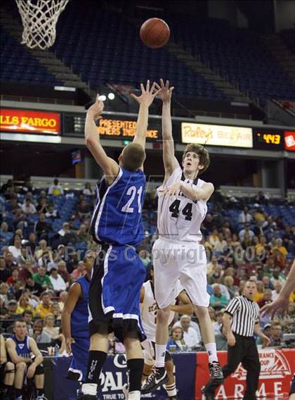 Thumbnail 2 in St. Francis vs. Rocklin (CIF NorCal D2 Final) photogallery.