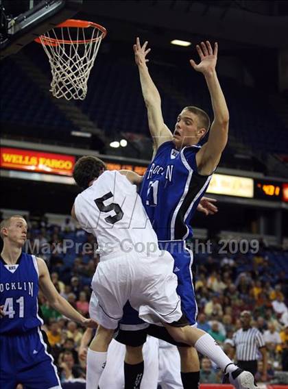 Thumbnail 2 in St. Francis vs. Rocklin (CIF NorCal D2 Final) photogallery.