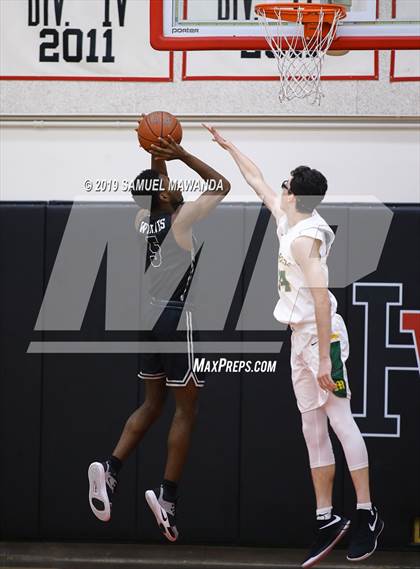 Thumbnail 2 in Moorpark vs Van nuys (Wolverine Invitational) photogallery.
