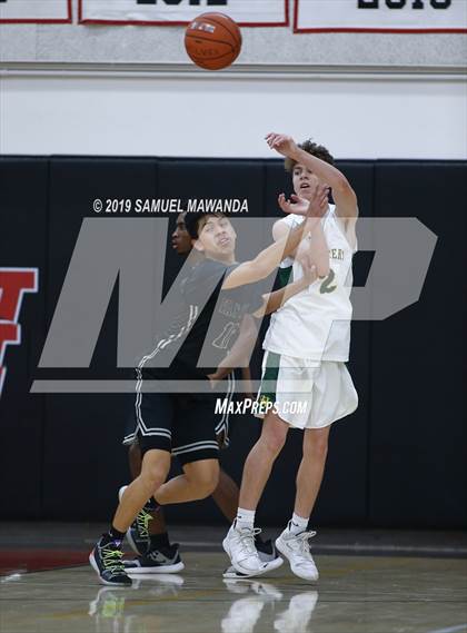 Thumbnail 3 in Moorpark vs Van nuys (Wolverine Invitational) photogallery.