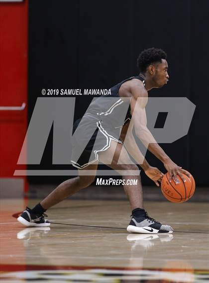 Thumbnail 3 in Moorpark vs Van nuys (Wolverine Invitational) photogallery.