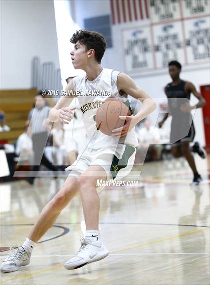 Thumbnail 3 in Moorpark vs Van nuys (Wolverine Invitational) photogallery.