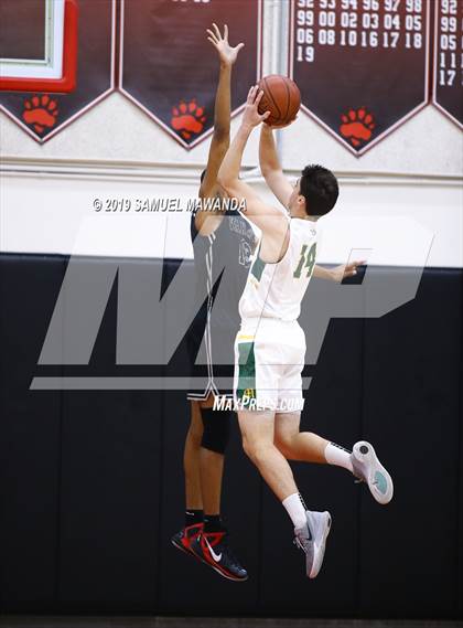 Thumbnail 1 in Moorpark vs Van nuys (Wolverine Invitational) photogallery.