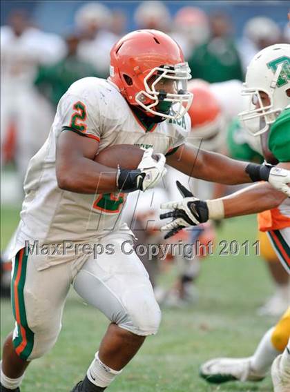 Thumbnail 3 in Providence Catholic vs. Morgan Park (2010 Kickoff Classic) photogallery.