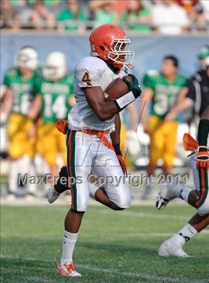 Thumbnail 3 in Providence Catholic vs. Morgan Park (2010 Kickoff Classic) photogallery.