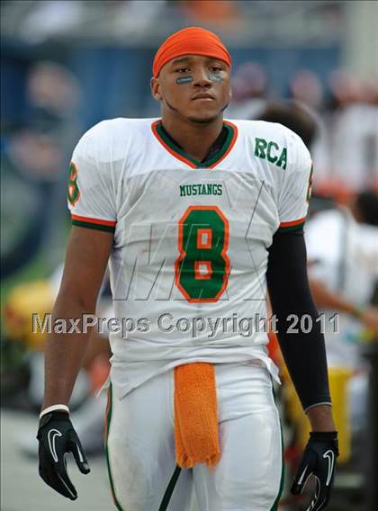 Thumbnail 3 in Providence Catholic vs. Morgan Park (2010 Kickoff Classic) photogallery.