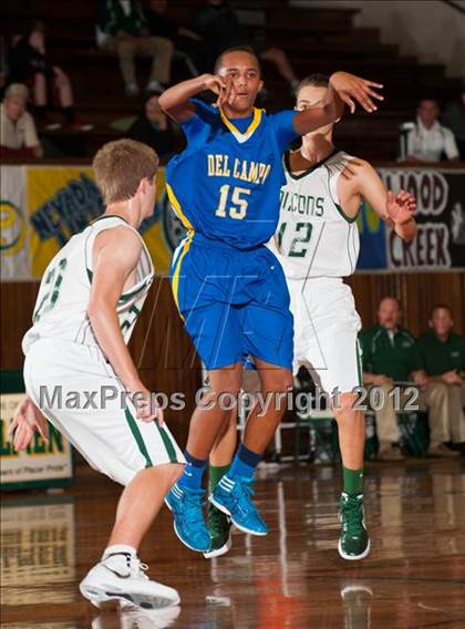 Thumbnail 3 in Del Campo vs Colfax (Kendall Arnett) photogallery.