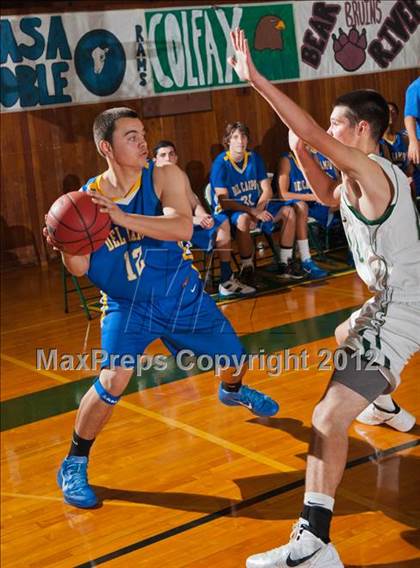 Thumbnail 3 in Del Campo vs Colfax (Kendall Arnett) photogallery.