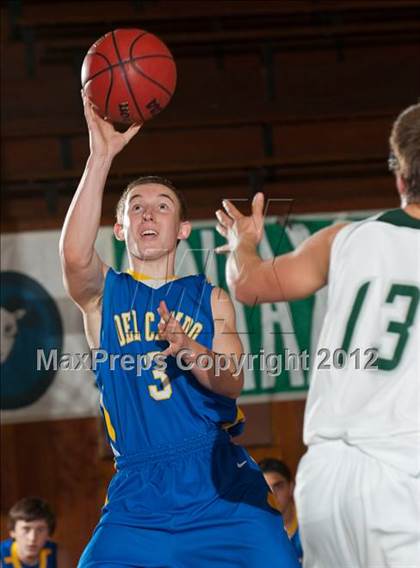 Thumbnail 2 in Del Campo vs Colfax (Kendall Arnett) photogallery.