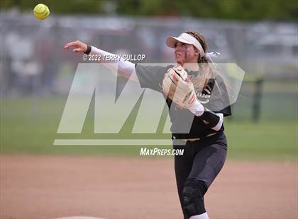 Thumbnail 3 in Canyon View vs. Carbon (UHSAA 3A Quarterfinal) photogallery.