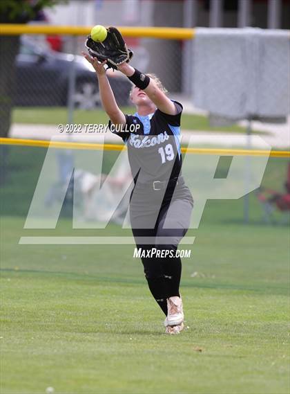 Thumbnail 3 in Canyon View vs. Carbon (UHSAA 3A Quarterfinal) photogallery.
