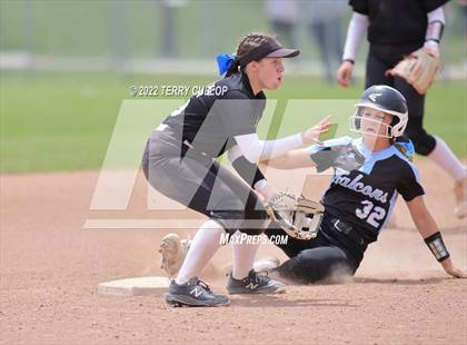 Thumbnail 3 in Canyon View vs. Carbon (UHSAA 3A Quarterfinal) photogallery.