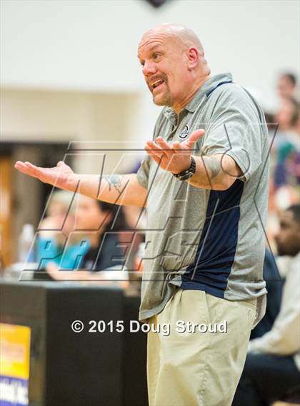 Thumbnail 1 in Battlefield vs. Osbourn photogallery.