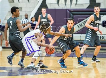 Thumbnail 2 in Battlefield vs. Osbourn photogallery.
