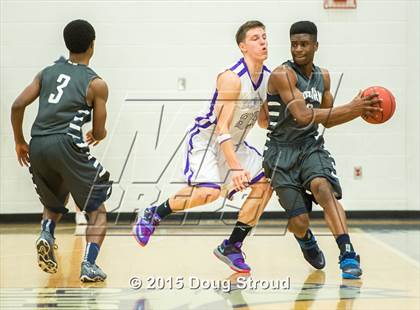 Thumbnail 1 in Battlefield vs. Osbourn photogallery.