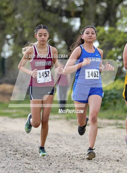 Thumbnail 2 in River Bluff Cross Country Meet photogallery.