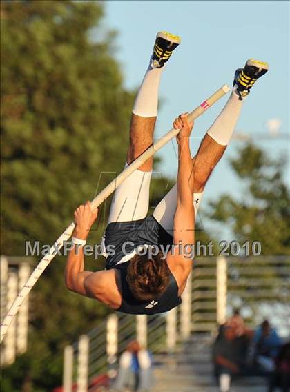 Thumbnail 2 in CIF State Championships (Prelims - Boys Pole Vault) photogallery.