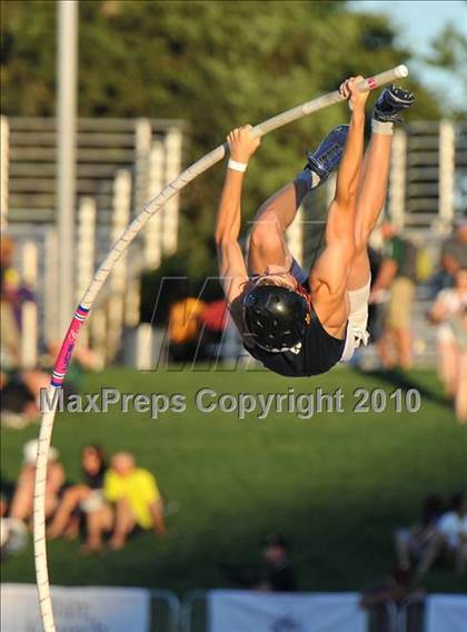 Thumbnail 2 in CIF State Championships (Prelims - Boys Pole Vault) photogallery.