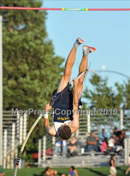 Thumbnail 2 in CIF State Championships (Prelims - Boys Pole Vault) photogallery.